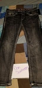 Like New Buckle Rock Revival Jeans