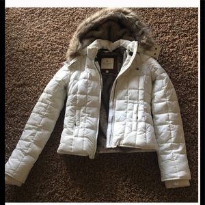 Worn once !Beautiful white puffer jacket Worn once !Beautiful white puffer jacket