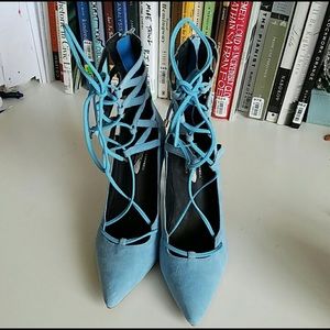 I AM LOOKING TO BUY THESE IN ANY COLOR REASONABLE