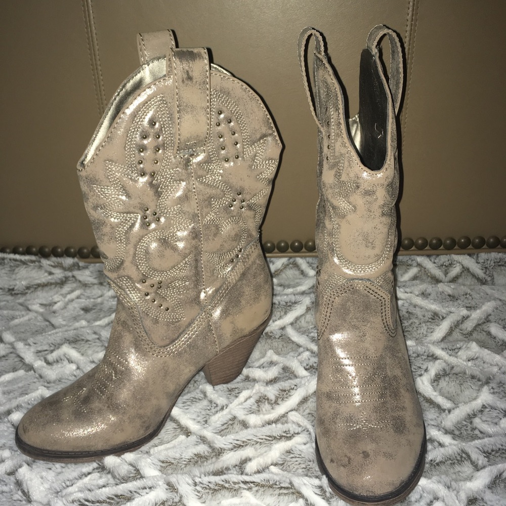 Mia Distressed Silver Studded Heeled Cowboy Boots