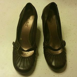Mudd Brown Short Heels Mudd Brown Short Heels