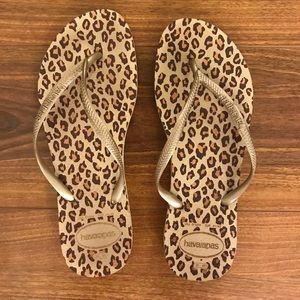 Havaianas Flip Flops size 9/10 Havaianas Flip Flops size 9/10