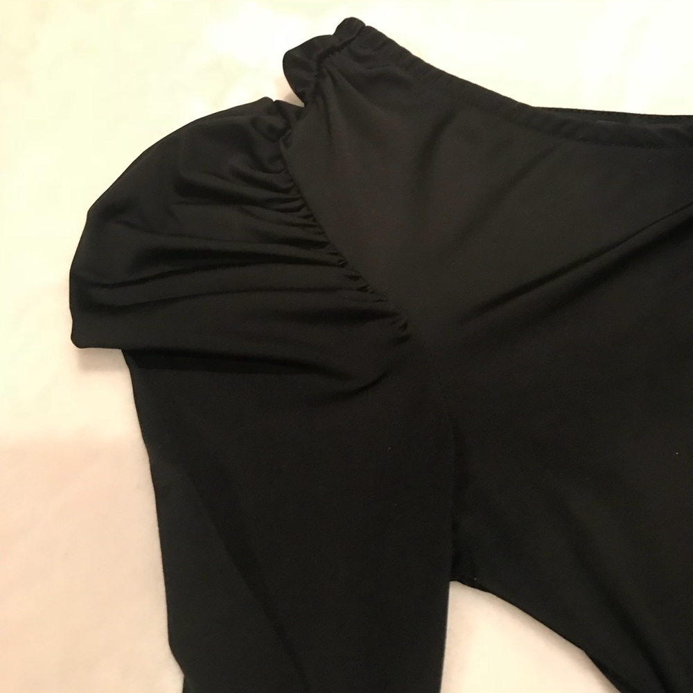 Black One sleeve Ruched dress - Picture 7 of 7