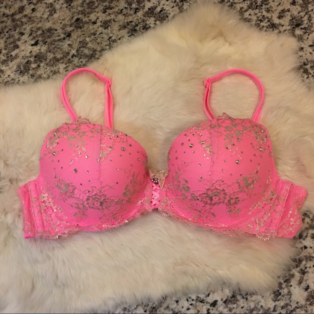 NWOT Victoria’s Secret Rhinestone Push Up Bra