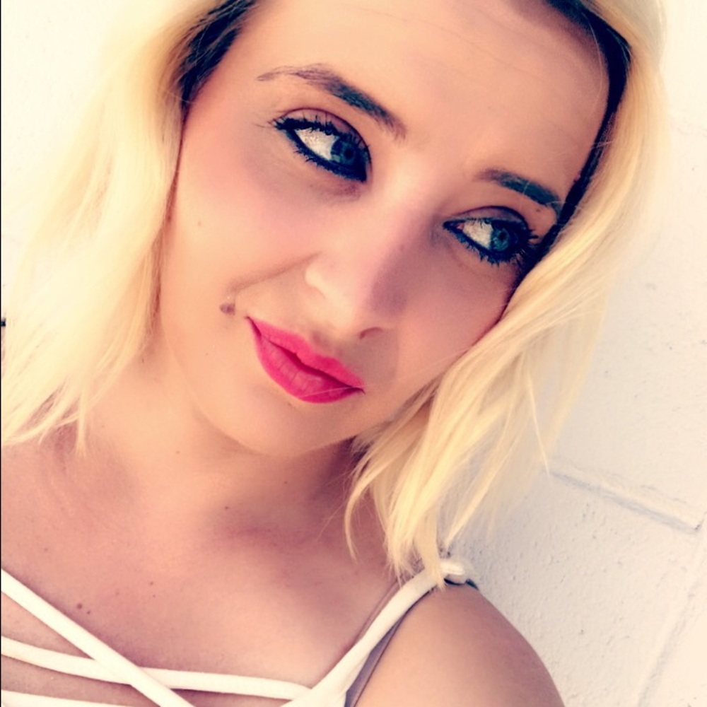 Meet your Posher, Anissa