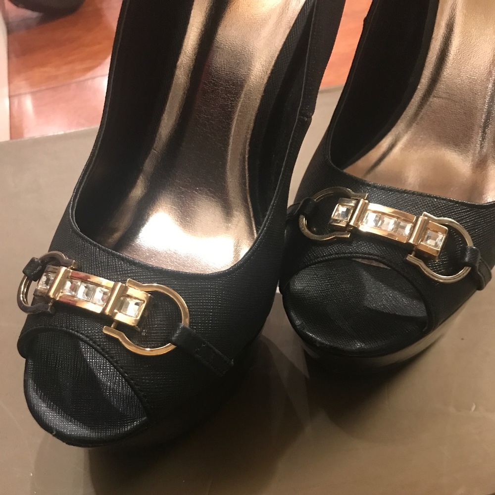 2b bebe shoes like new. Worn twice