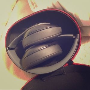 Beats headphones black