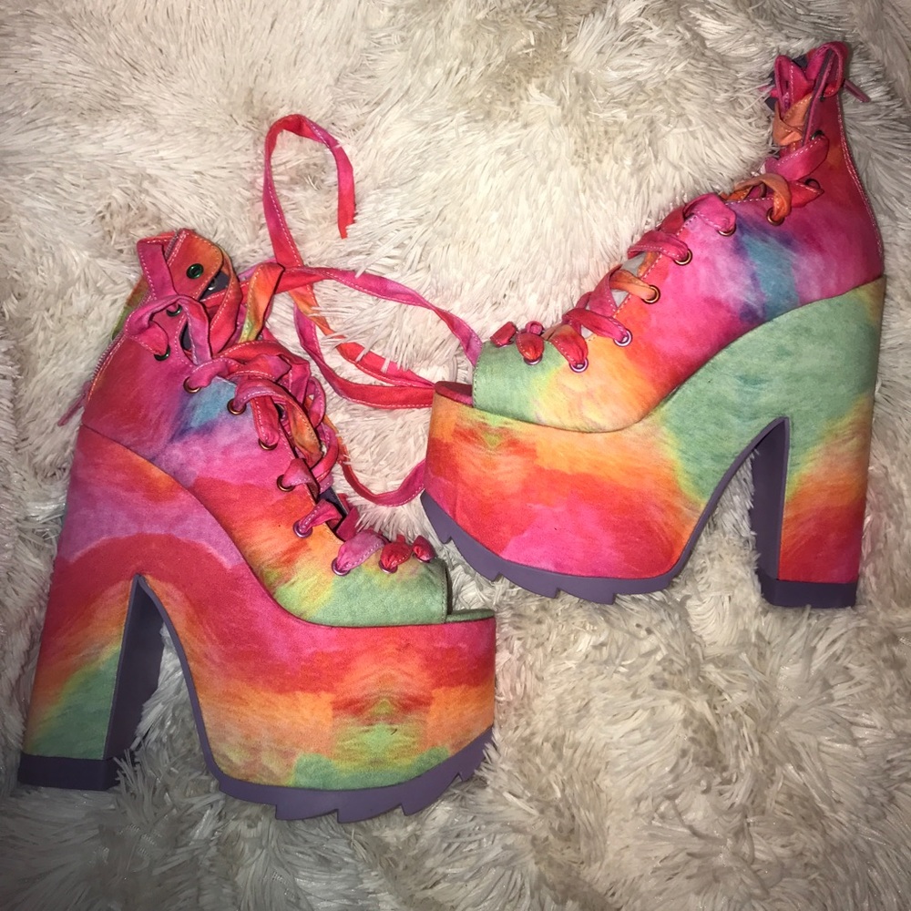 Dollskill - Picture 3 of 3