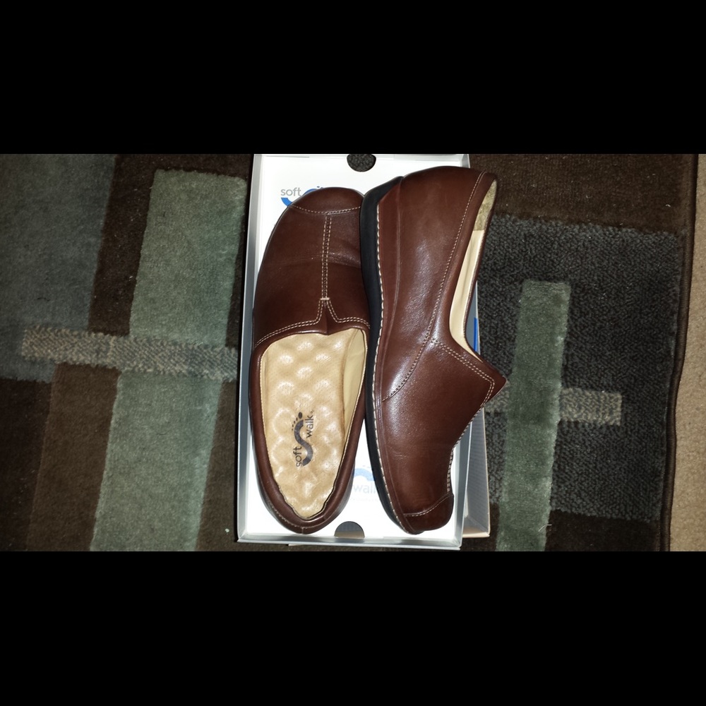 Mocha colored soft walk shoes