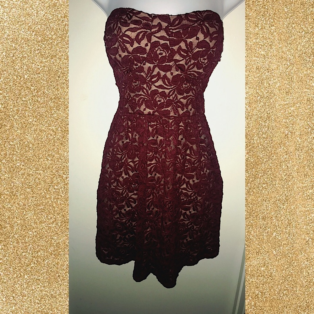 MOVING SALE!✨🙌🏼 Lace Floral  dress