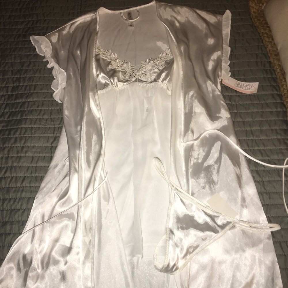 NWT! Full lingerie set.