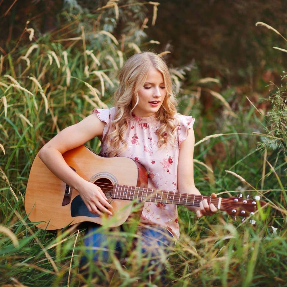 Meet your Posher, Eliza