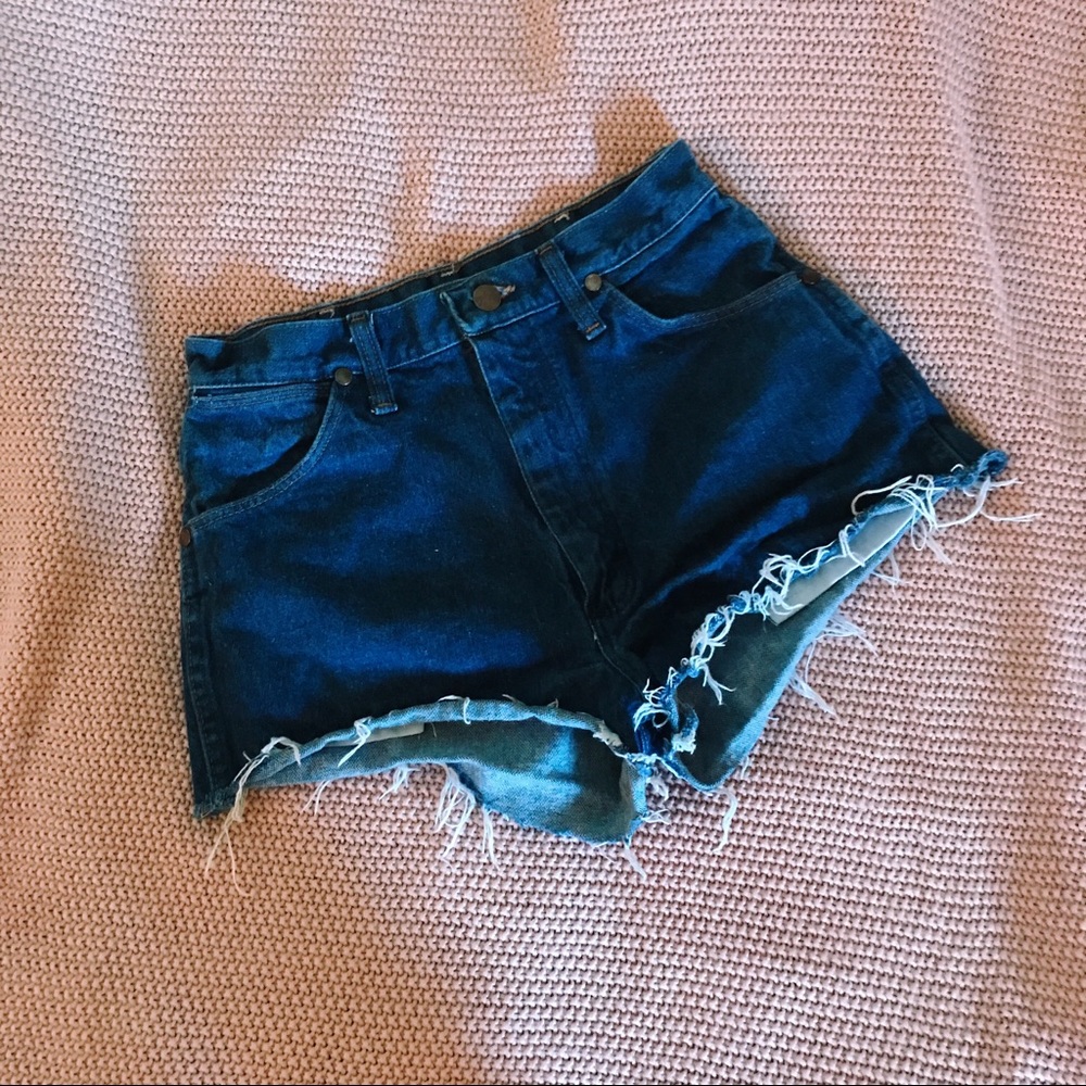 Authentic High waisted Wrangler denim shorts