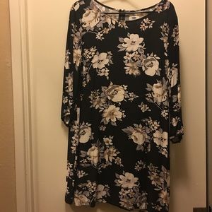 XL old Navy flower patterned dress!