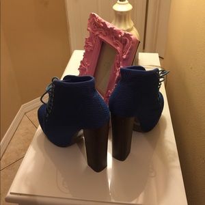 Beautiful brand new chunky heels!