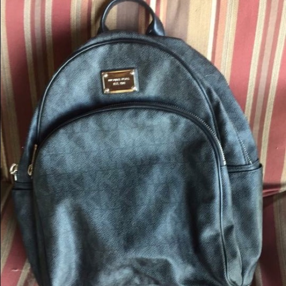 Michael kors back pack