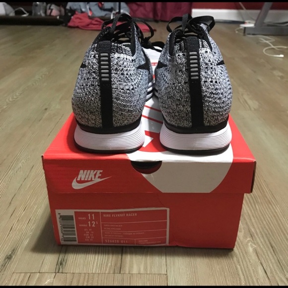 Flyknit Racers - Picture 2 of 4