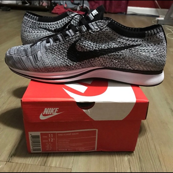 Flyknit Racers - Picture 3 of 4