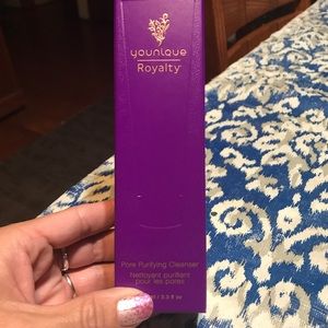 Younique Pore Purifying Cleanser NIB