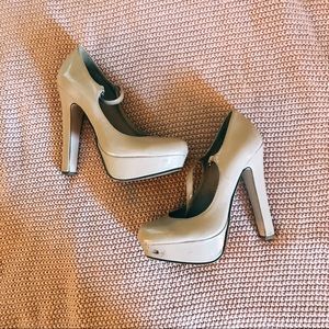 Nude Mary Jane Pumps