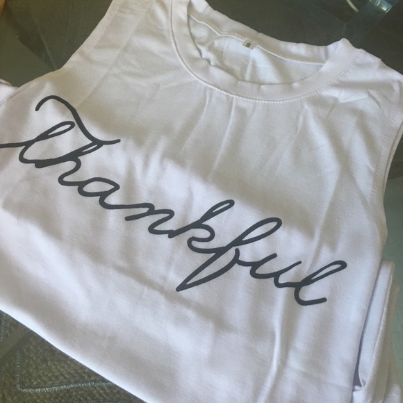 RESTOCKED✨HP✨White Sleeveless "Thankful" Tank Top✨ - Picture 3 of 6