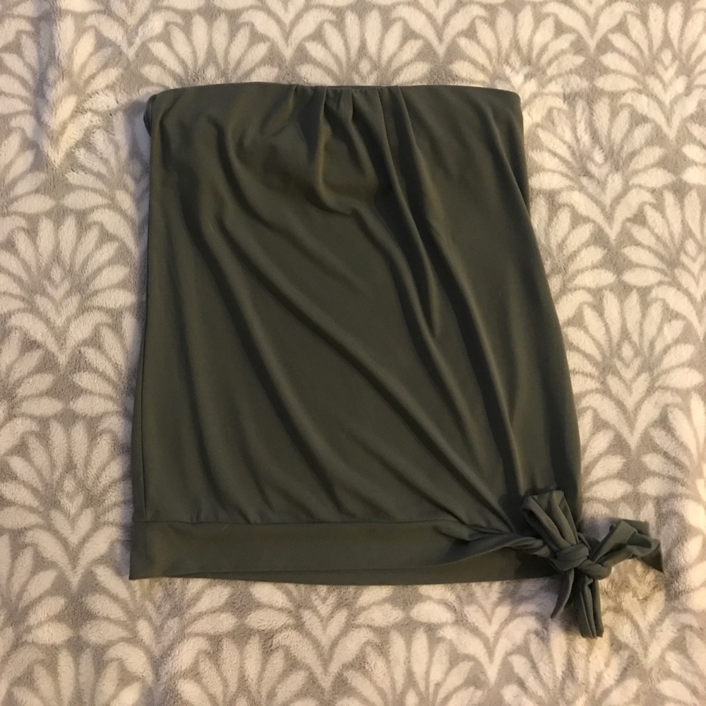 The Limited Strapless Top