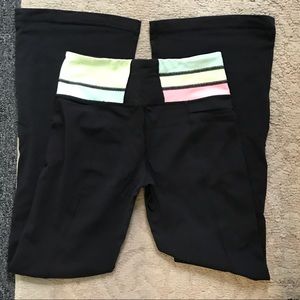 Lululemon size 4 reversible groove pants