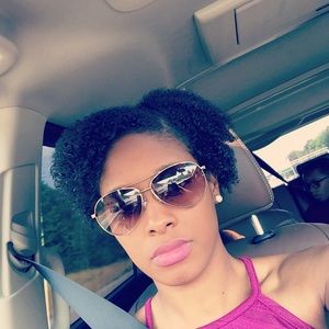 Meet your Posher, Ashley