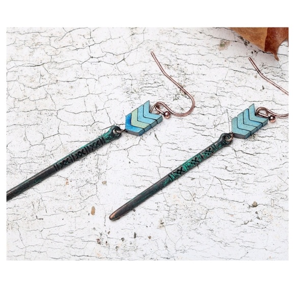 🌻3 FOR $18🌻5 🌟 Patina Arrow Dangle Earrings - Picture 2 of 6