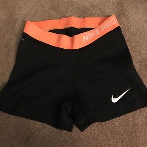 Nike pros Nike pros