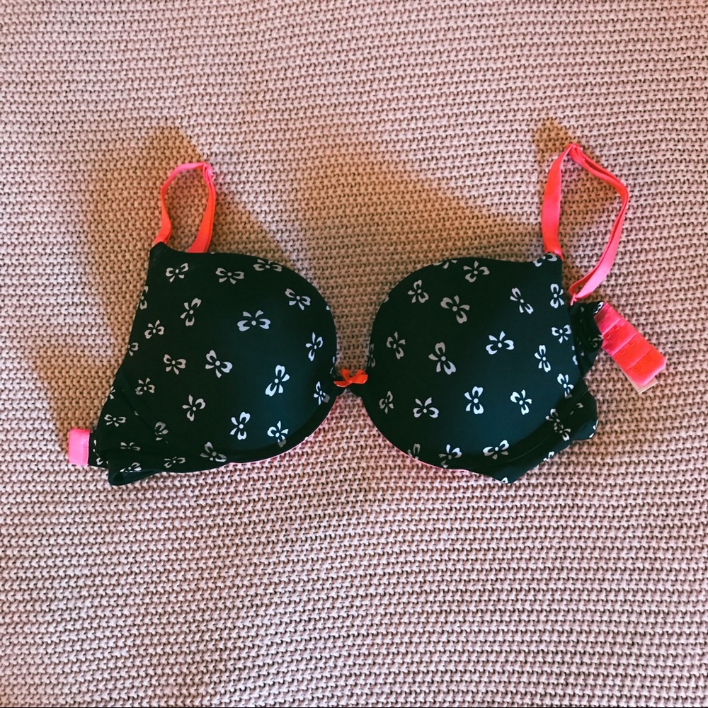 Black Ribbon Victoria's Secret padded bra