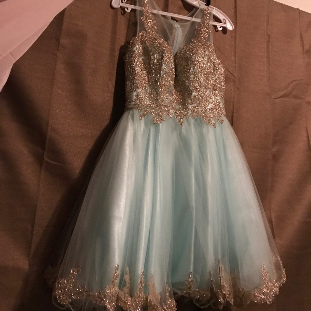 Dress - Picture 2 of 4