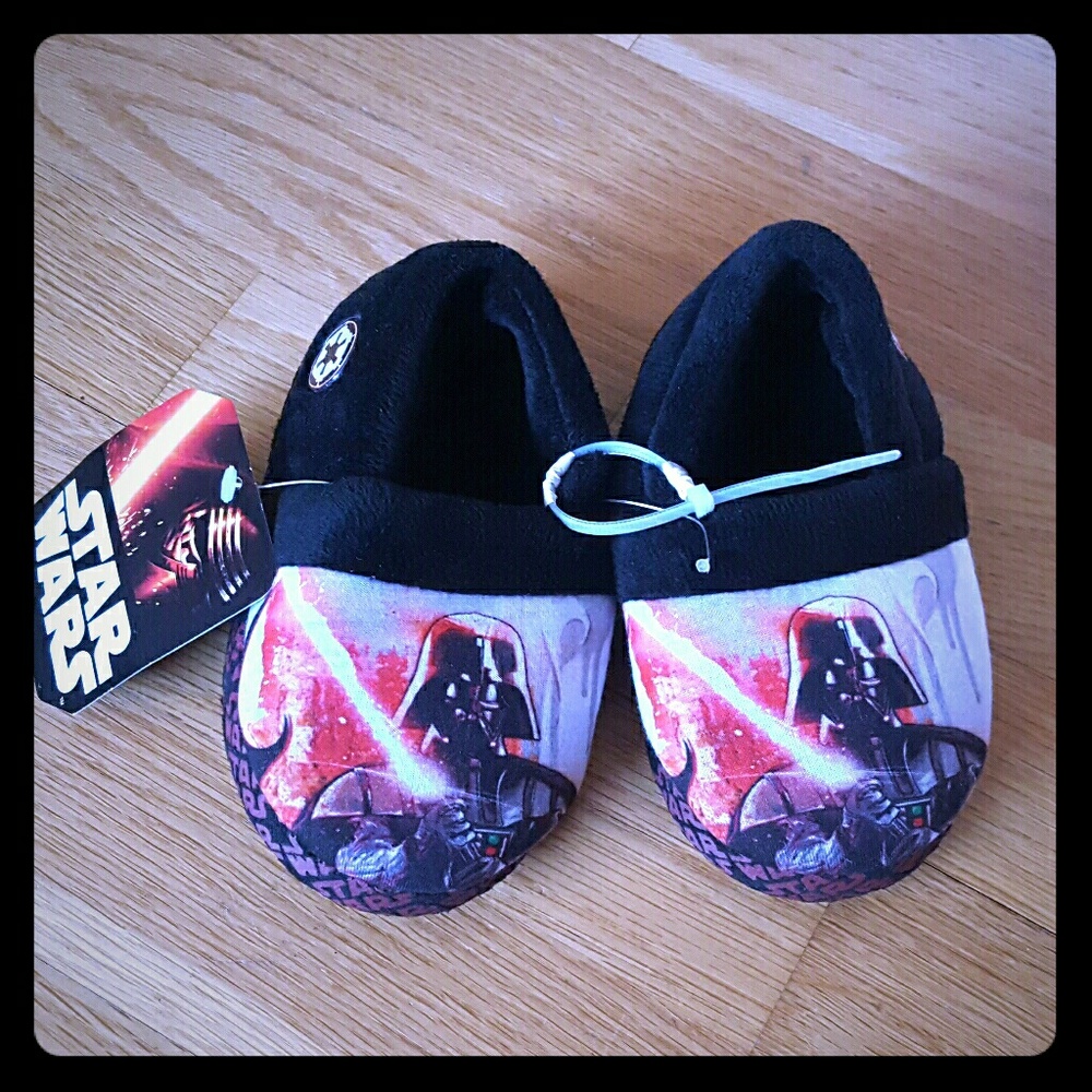 SOLD! Star Wars Disney kids slippers - NWT!