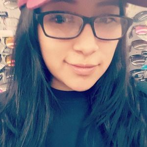 Meet your Posher, Stephanie