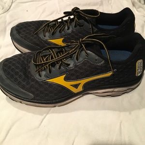 Mizuno Running Shoes Size 9 Mizuno Running Shoes Size 9