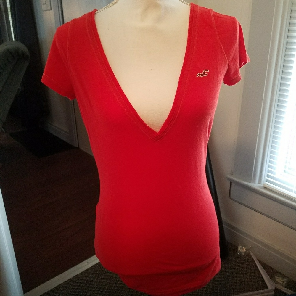 🌺Hollister V-neck Tee