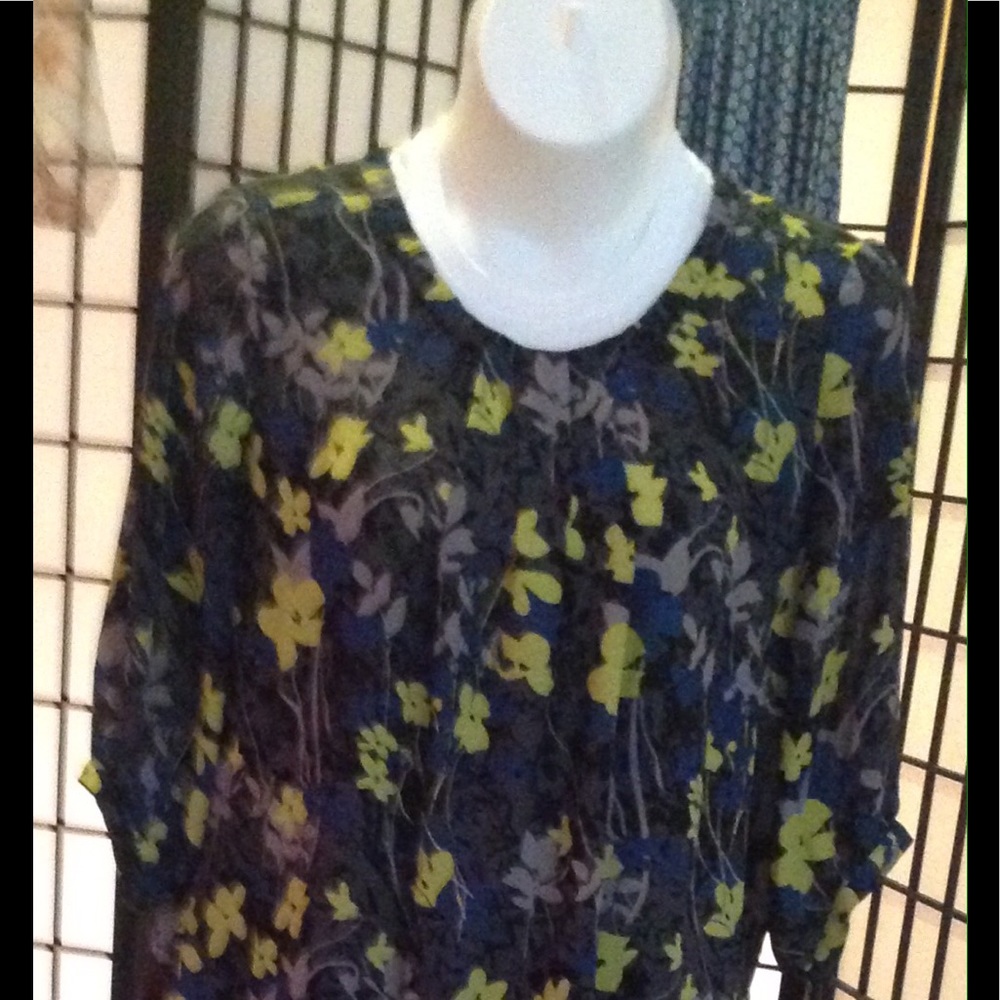 GNW blouse never worn super cute 3/4 sleeve