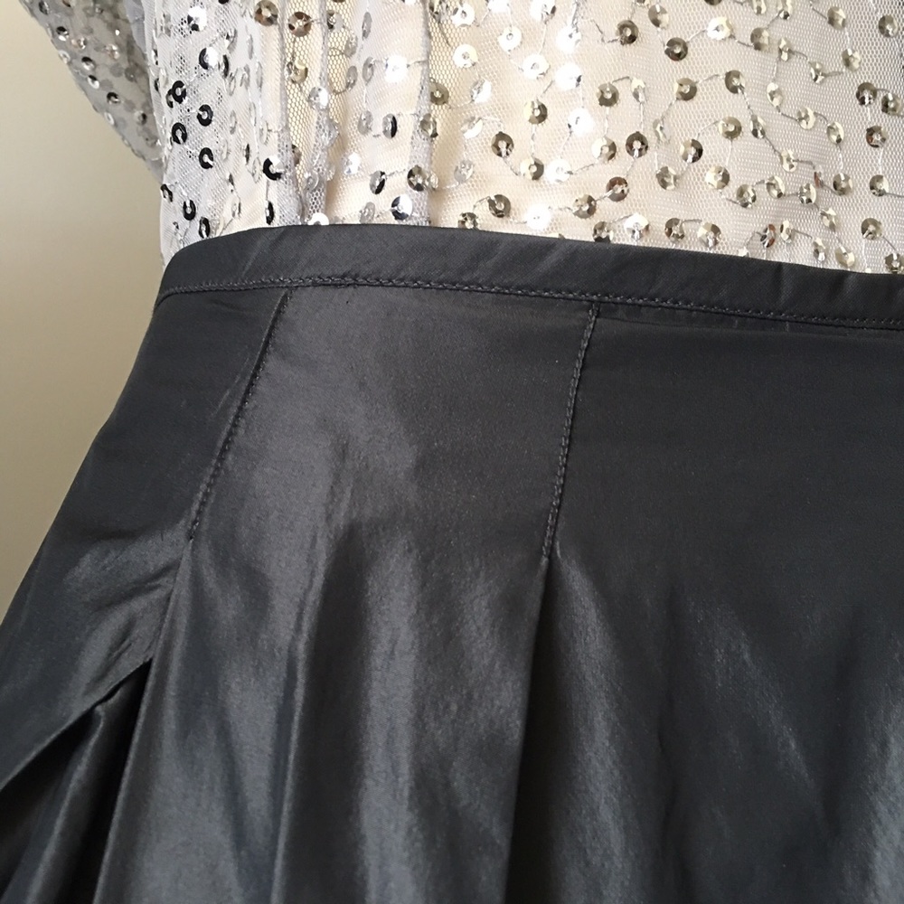 Vince skirt EUC.