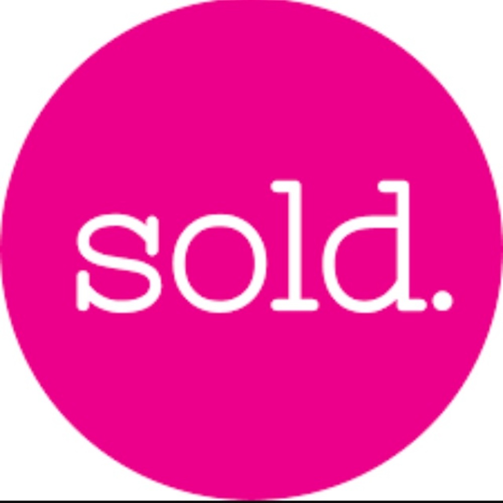 ⬇️SOLD⬇️