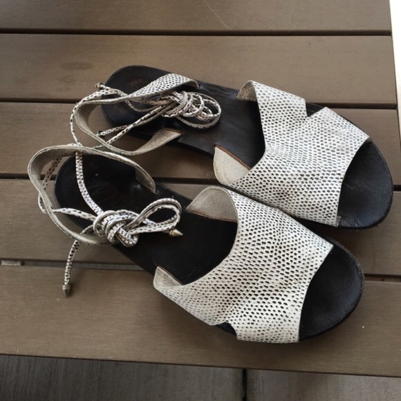 revolve townie sandal - Picture 2 of 3