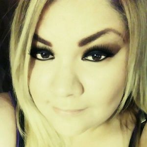 Meet your Posher, Priscilla