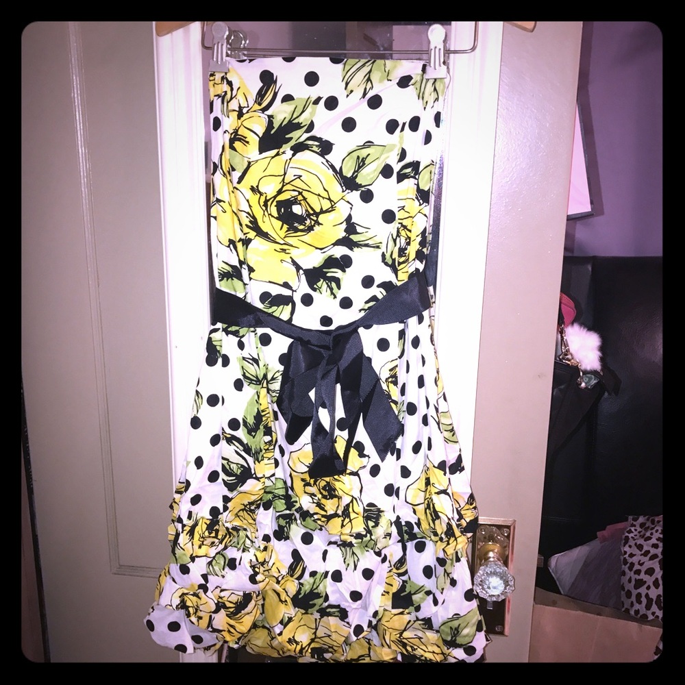Gorgeous floral prom/ wedding / dance dress