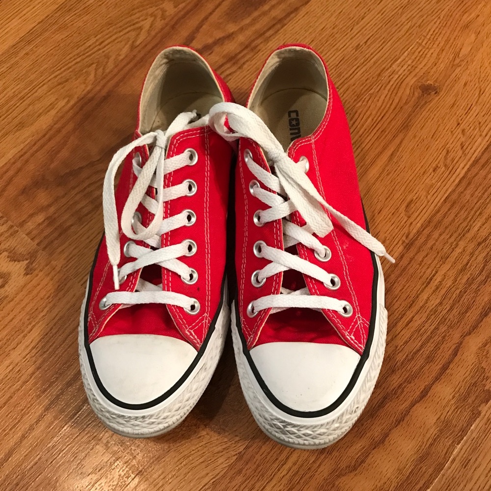 🚫SOLD 🚫Red Converse