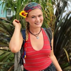 Meet your Posher, Ava