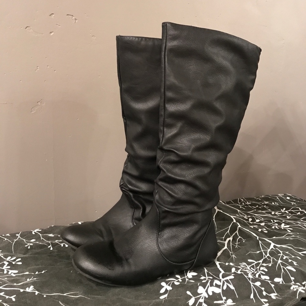 Black Slouchy Boots