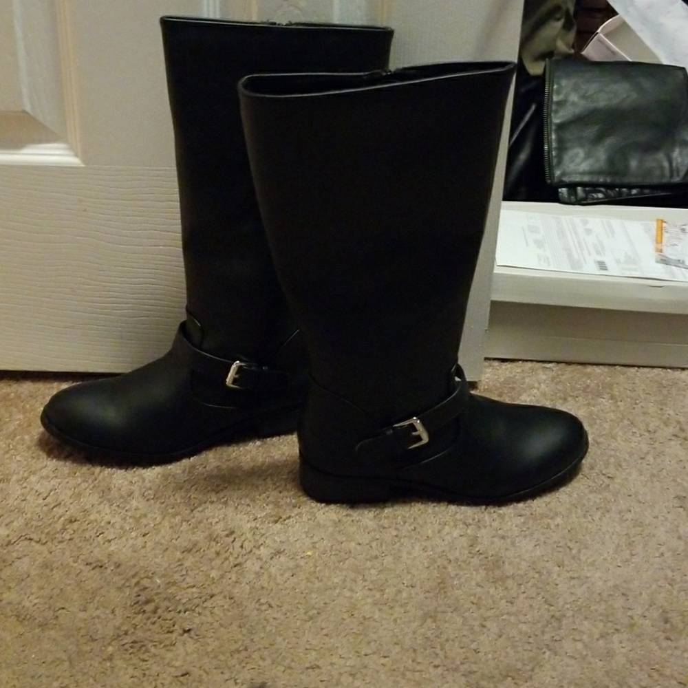 Girl's boots