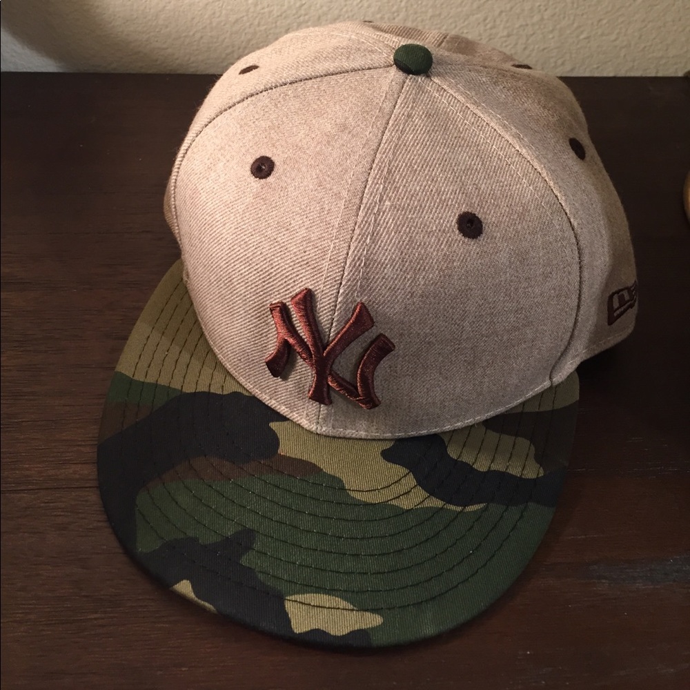 Yankees Hat Army/Tan Rare Baseball Hat - Like New