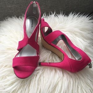 Size 6 1/2 pink heels