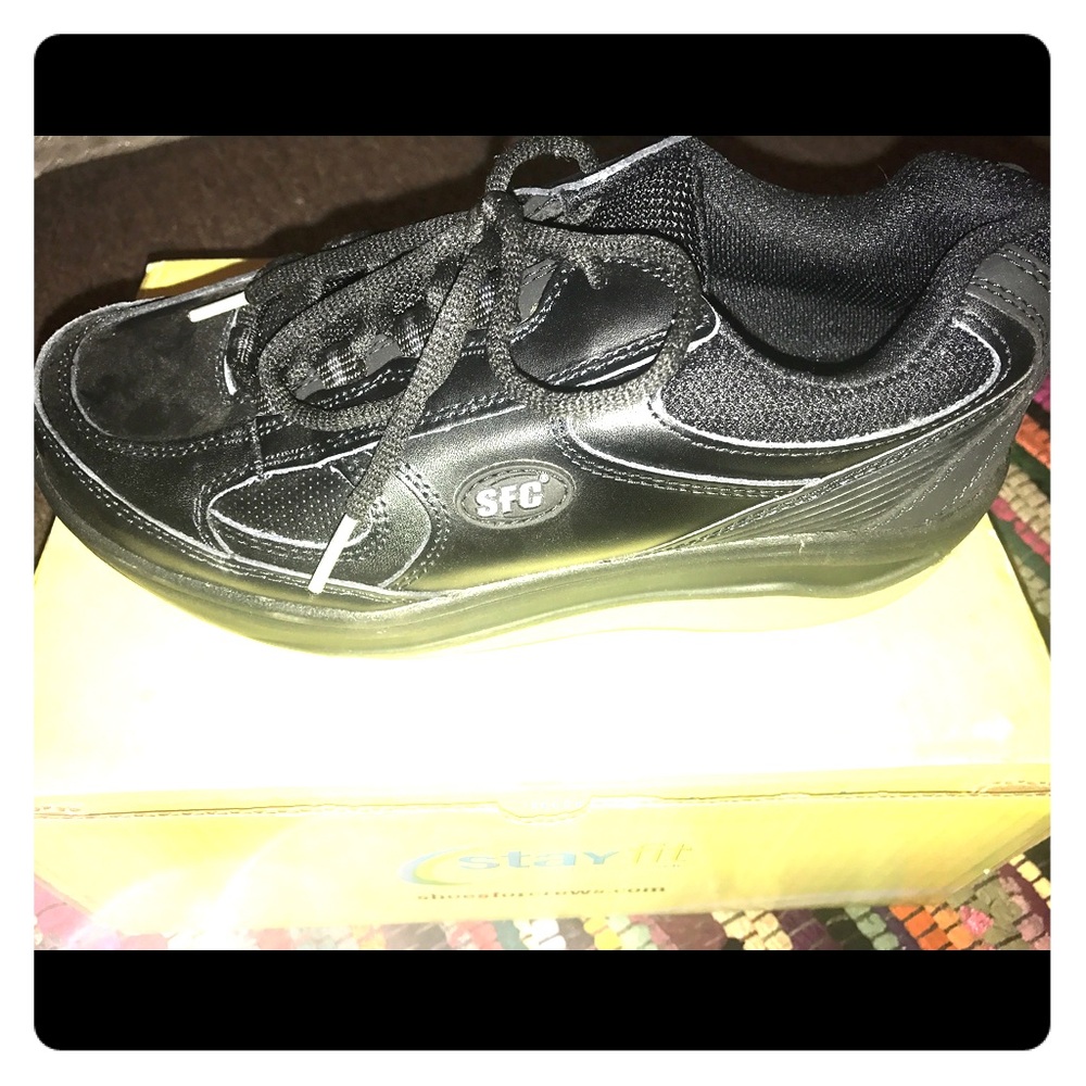 Slip resistant black platform shoes