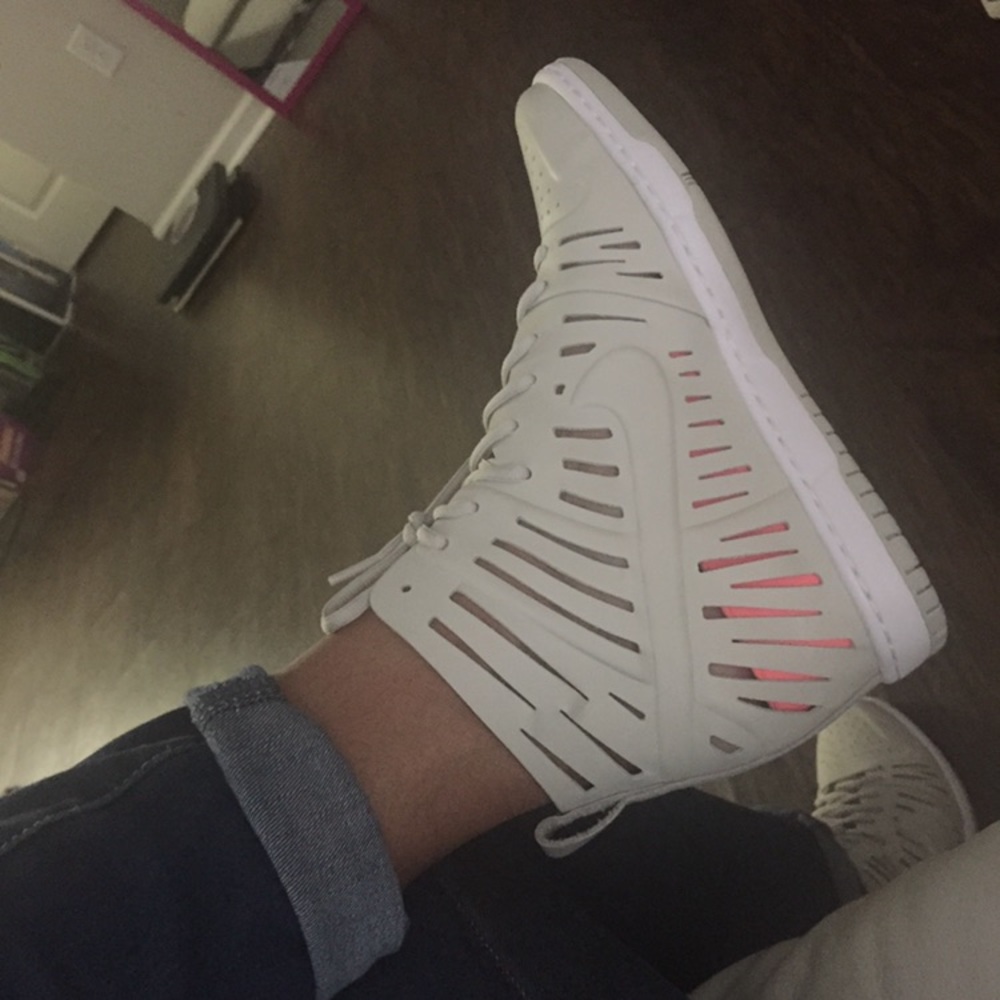 Dunks wedge sneaker